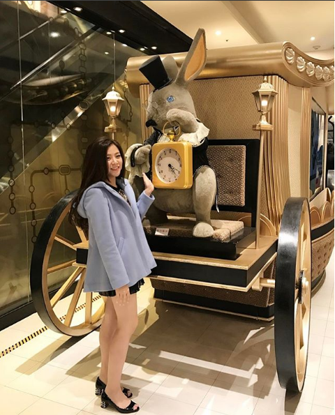 Em gái Ông Cao Thắng gần 30 mà vẫn trẻ xinh, thảnh thơi tận hưởng cuộc sống độc thân sang chảnh Em gái Ông Cao Thắng gần 30 mà vẫn trẻ xinh, thảnh thơi tận hưởng cuộc sống độc thân sang chảnh